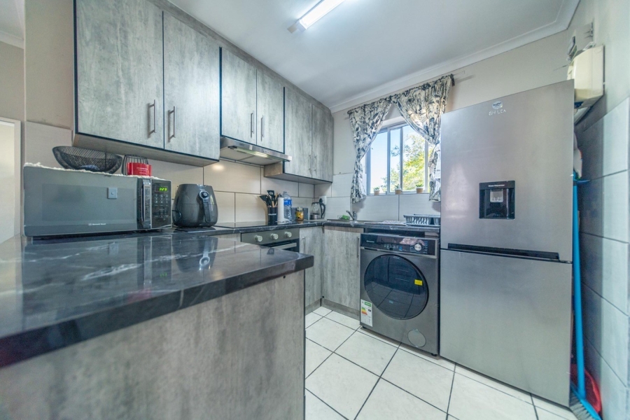 To Let 2 Bedroom Property for Rent in La Colline Western Cape